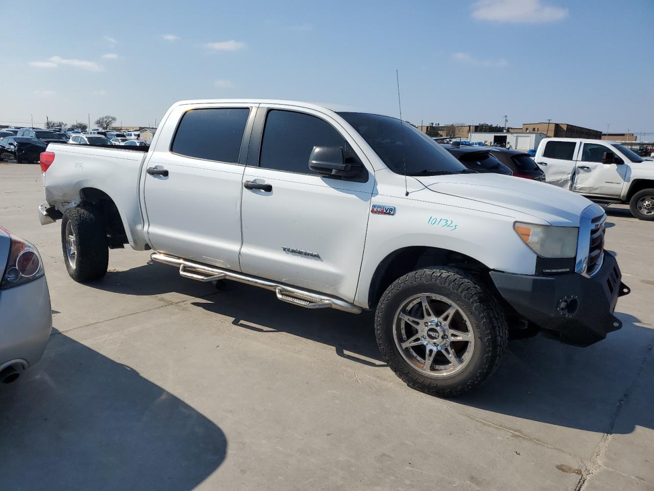 Photo 3 VIN: 5TFDW5F19BX186693 - TOYOTA TUNDRA 