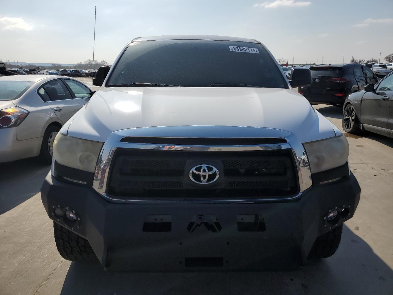 Photo 4 VIN: 5TFDW5F19BX186693 - TOYOTA TUNDRA 