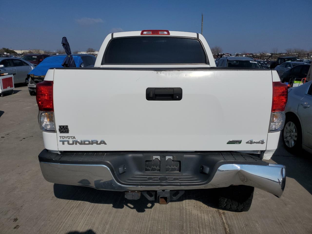 Photo 5 VIN: 5TFDW5F19BX186693 - TOYOTA TUNDRA 