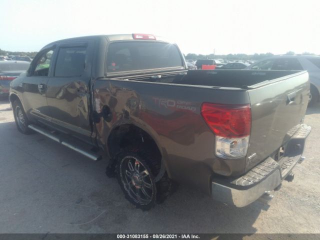 Photo 2 VIN: 5TFDW5F19DX310920 - TOYOTA TUNDRA 4WD TRUCK 