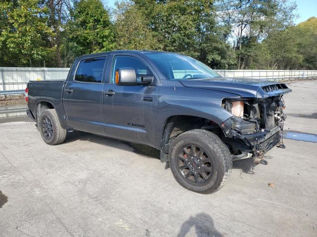 Photo 3 VIN: 5TFDW5F19GX515514 - TOYOTA TUNDRA CRE 