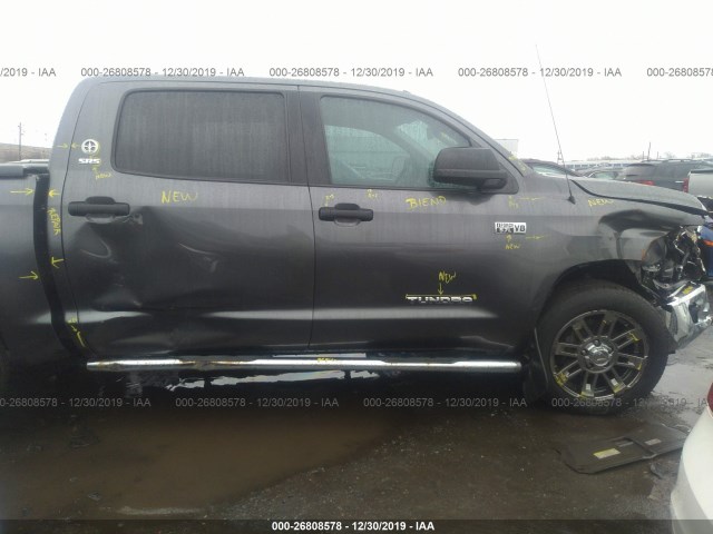 Photo 5 VIN: 5TFDW5F19GX517960 - TOYOTA TUNDRA 4WD TRUCK 