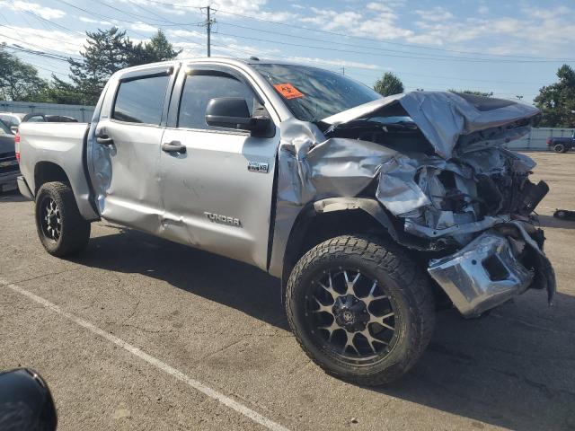 Photo 3 VIN: 5TFDW5F19HX632754 - TOYOTA TUNDRA 