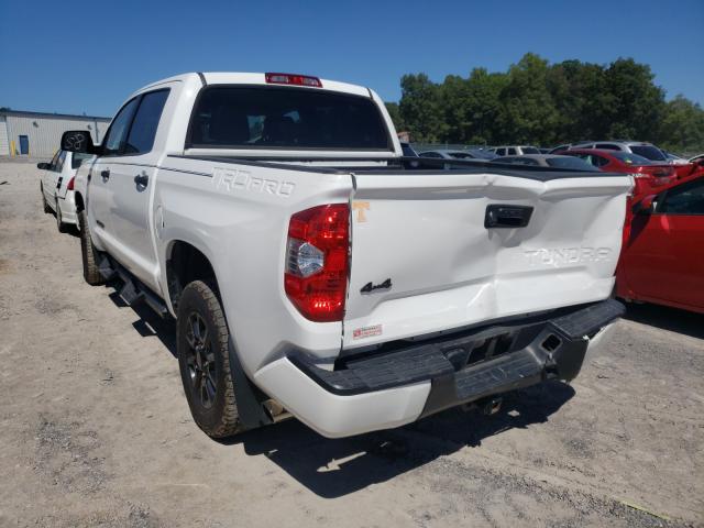 Photo 2 VIN: 5TFDW5F19HX643513 - TOYOTA TUNDRA CRE 