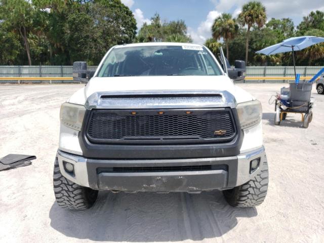 Photo 4 VIN: 5TFDW5F19HX677757 - TOYOTA TUNDRA 