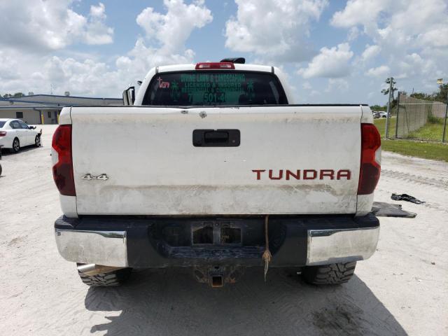 Photo 5 VIN: 5TFDW5F19HX677757 - TOYOTA TUNDRA 