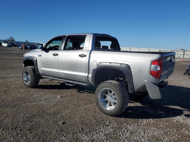 Photo 1 VIN: 5TFDW5F19JX689574 - TOYOTA TUNDRA CRE 