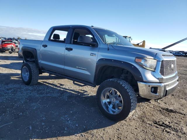 Photo 3 VIN: 5TFDW5F19JX689574 - TOYOTA TUNDRA CRE 