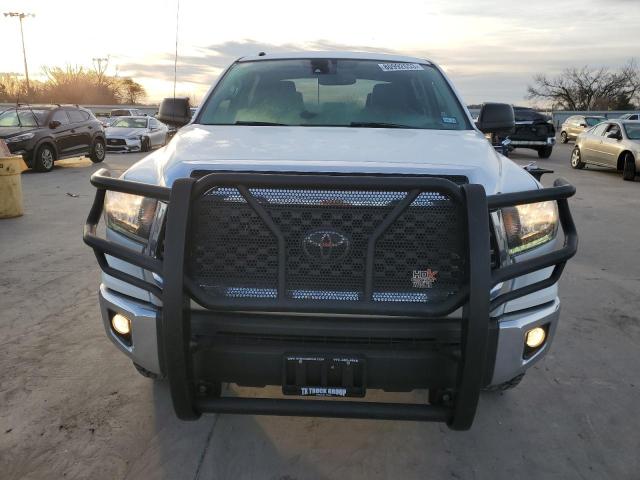 Photo 4 VIN: 5TFDW5F19JX766735 - TOYOTA TUNDRA 