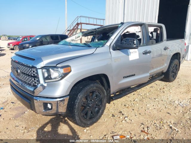 Photo 1 VIN: 5TFDW5F19JX771630 - TOYOTA TUNDRA 