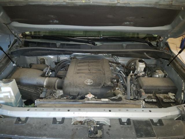 Photo 6 VIN: 5TFDW5F19KX793600 - TOYOTA TUNDRA CRE 