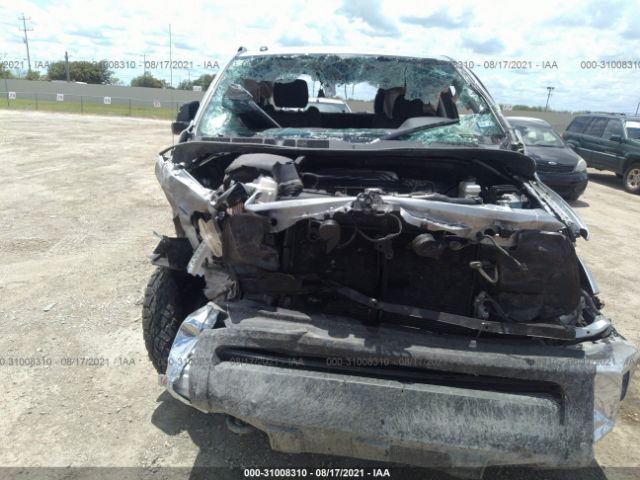 Photo 5 VIN: 5TFDW5F19KX858669 - TOYOTA TUNDRA 4WD 