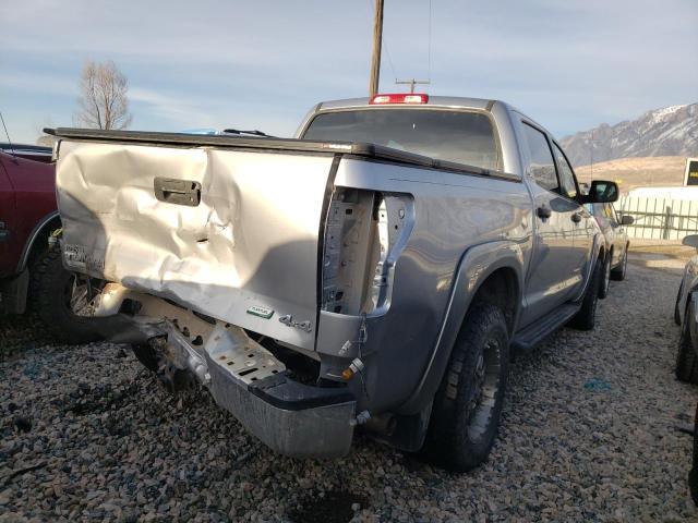 Photo 3 VIN: 5TFDW5F1XAX114884 - TOYOTA TUNDRA CRE 