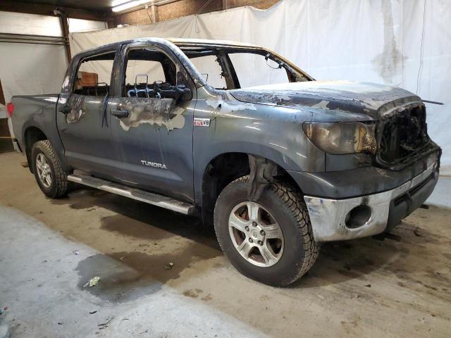 Photo 3 VIN: 5TFDW5F1XAX139316 - TOYOTA TUNDRA CRE 