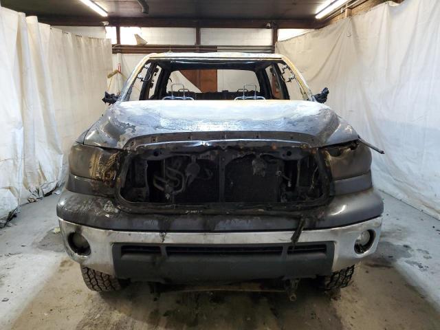 Photo 4 VIN: 5TFDW5F1XAX139316 - TOYOTA TUNDRA CRE 