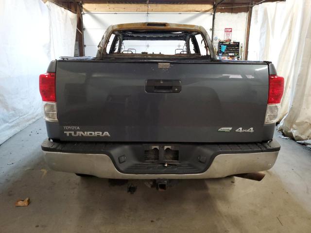 Photo 5 VIN: 5TFDW5F1XAX139316 - TOYOTA TUNDRA CRE 