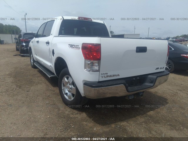 Photo 2 VIN: 5TFDW5F1XBX190073 - TOYOTA TUNDRA 4WD TRUCK 