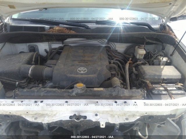 Photo 9 VIN: 5TFDW5F1XBX190073 - TOYOTA TUNDRA 4WD TRUCK 