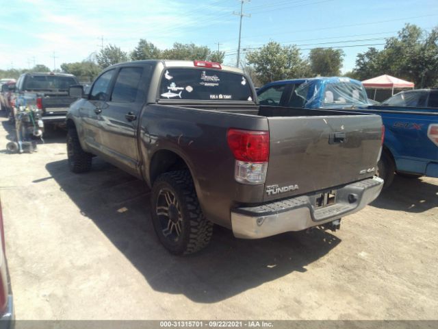 Photo 2 VIN: 5TFDW5F1XBX207499 - TOYOTA TUNDRA 4WD TRUCK 