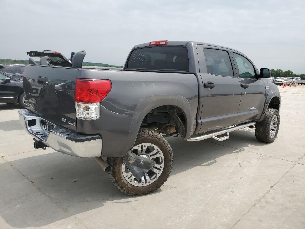 Photo 2 VIN: 5TFDW5F1XCX216673 - TOYOTA TUNDRA 