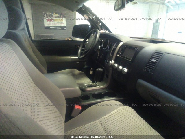 Photo 4 VIN: 5TFDW5F1XCX244151 - TOYOTA TUNDRA 4WD TRUCK 