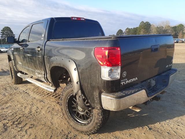 Photo 2 VIN: 5TFDW5F1XDX303636 - TOYOTA TUNDRA CRE 