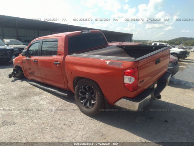 Photo 2 VIN: 5TFDW5F1XHX634741 - TOYOTA TUNDRA 4WD 