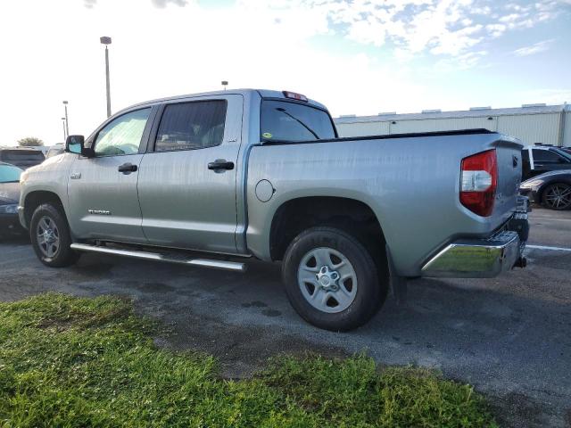 Photo 1 VIN: 5TFDW5F1XHX659526 - TOYOTA TUNDRA CRE 