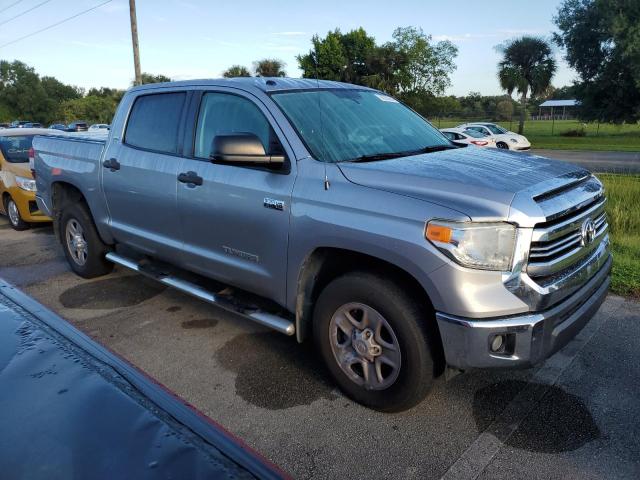 Photo 3 VIN: 5TFDW5F1XHX659526 - TOYOTA TUNDRA CRE 