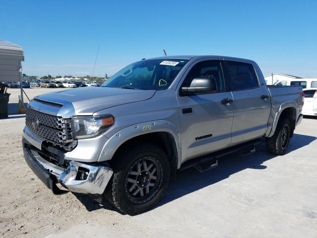 Photo 1 VIN: 5TFDW5F1XJX699935 - TOYOTA TUNDRA CRE 