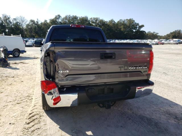 Photo 5 VIN: 5TFDW5F1XJX765786 - TOYOTA TUNDRA CRE 