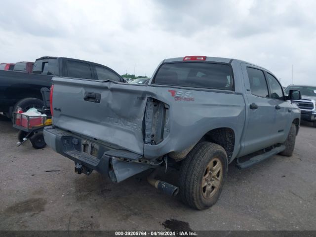 Photo 3 VIN: 5TFDW5F1XKX866375 - TOYOTA TUNDRA 