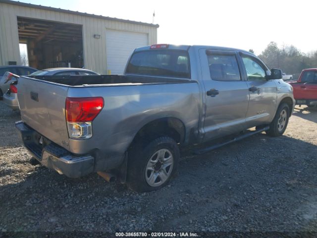 Photo 3 VIN: 5TFDY5F10AX101877 - TOYOTA TUNDRA 