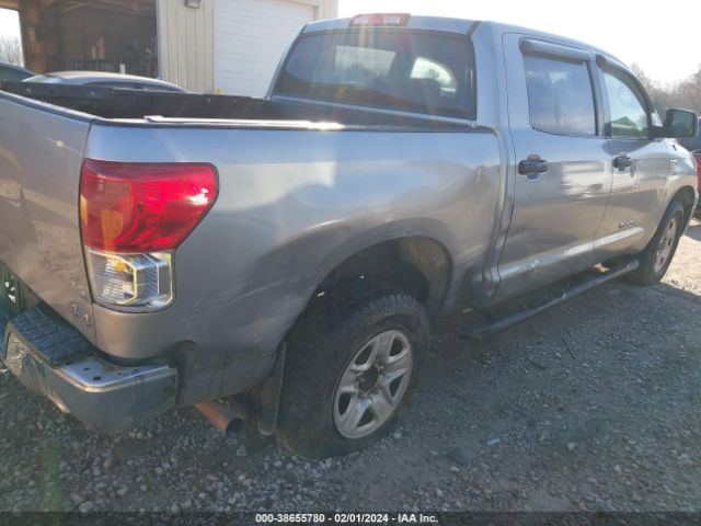 Photo 5 VIN: 5TFDY5F10AX101877 - TOYOTA TUNDRA 