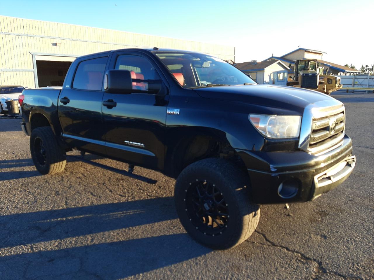 Photo 3 VIN: 5TFDY5F10AX150190 - TOYOTA TUNDRA 