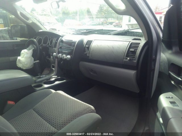 Photo 4 VIN: 5TFDY5F10BX187547 - TOYOTA TUNDRA 4WD TRUCK 