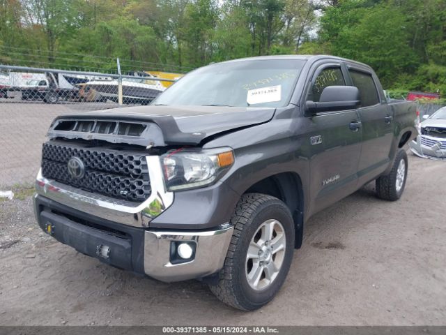 Photo 1 VIN: 5TFDY5F10JX681115 - TOYOTA TUNDRA 