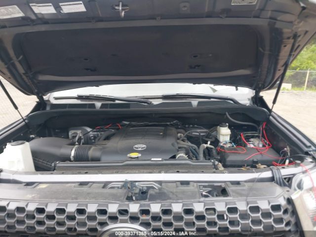 Photo 9 VIN: 5TFDY5F10JX681115 - TOYOTA TUNDRA 