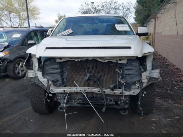 Photo 5 VIN: 5TFDY5F10LX955562 - TOYOTA TUNDRA 4WD 