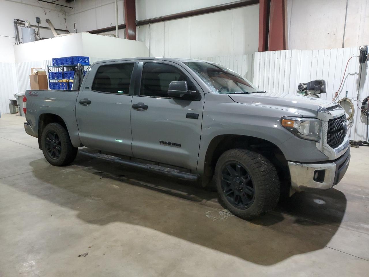 Photo 3 VIN: 5TFDY5F10MX958558 - TOYOTA TUNDRA 