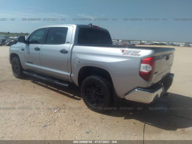 Photo 2 VIN: 5TFDY5F10MX970497 - TOYOTA TUNDRA 4WD 