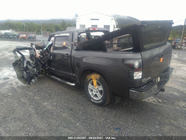 Photo 2 VIN: 5TFDY5F11CX218418 - TOYOTA TUNDRA 4WD TRUCK 