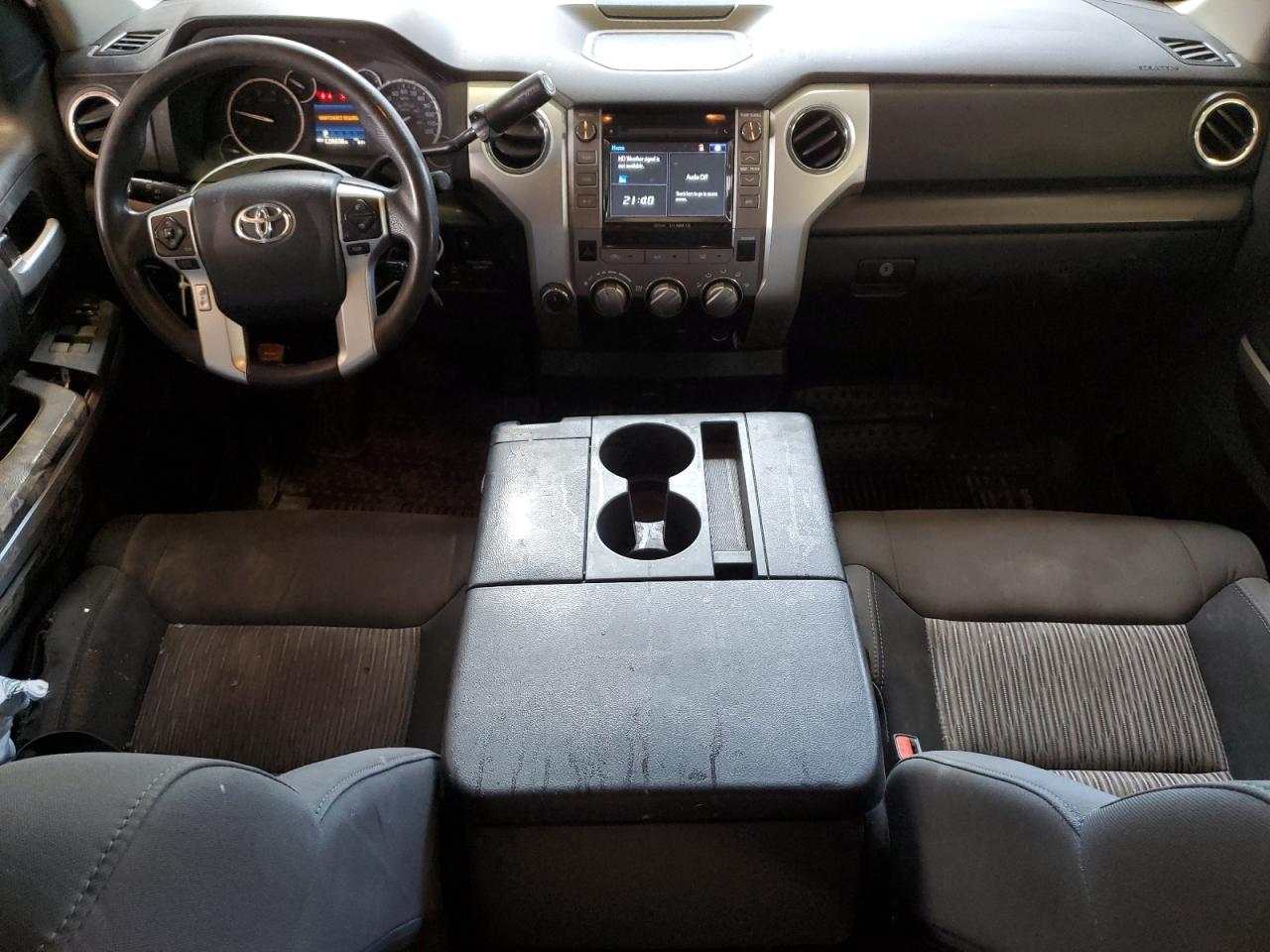 Photo 7 VIN: 5TFDY5F11GX550705 - TOYOTA TUNDRA 