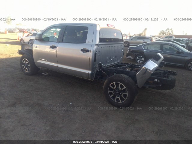 Photo 2 VIN: 5TFDY5F11HX661207 - TOYOTA TUNDRA 4WD 