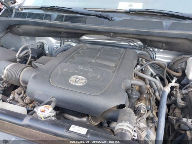 Photo 9 VIN: 5TFDY5F11JX694374 - TOYOTA TUNDRA 