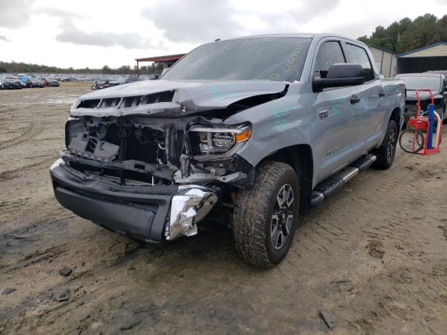 Photo 1 VIN: 5TFDY5F11JX707902 - TOYOTA TUNDRA CRE 