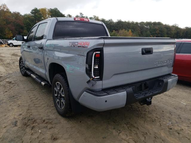 Photo 2 VIN: 5TFDY5F11JX707902 - TOYOTA TUNDRA CRE 