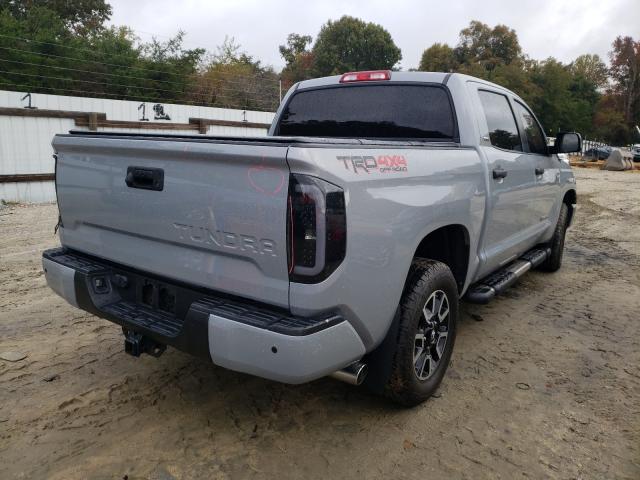 Photo 3 VIN: 5TFDY5F11JX707902 - TOYOTA TUNDRA CRE 