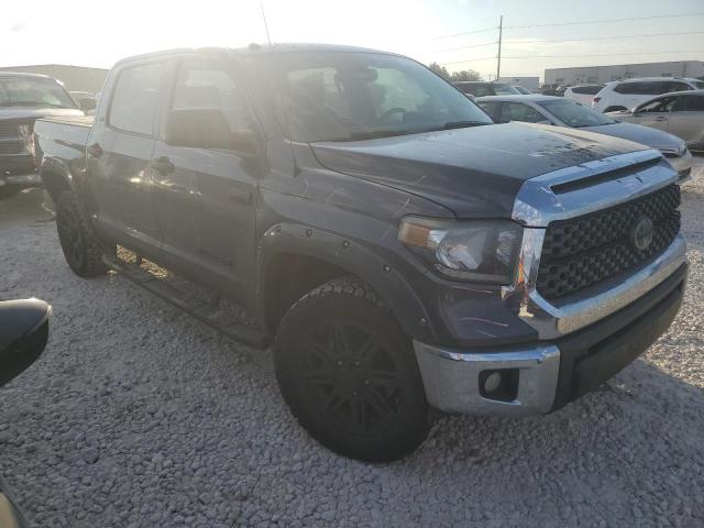 Photo 3 VIN: 5TFDY5F11KX778017 - TOYOTA TUNDRA CRE 