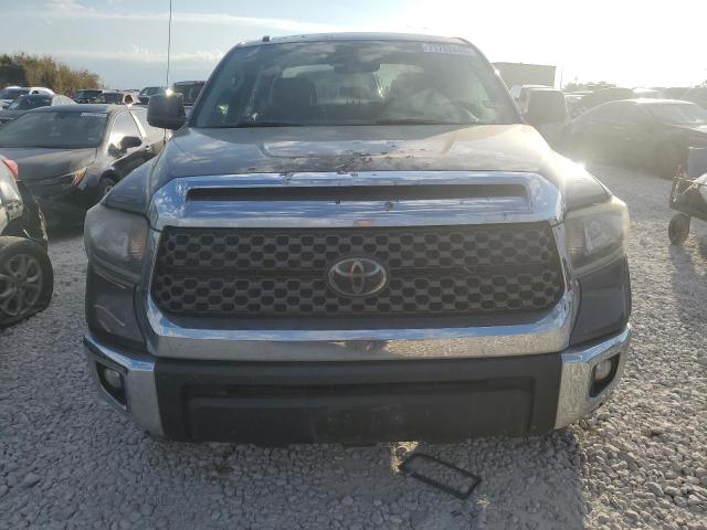 Photo 4 VIN: 5TFDY5F11KX778017 - TOYOTA TUNDRA CRE 